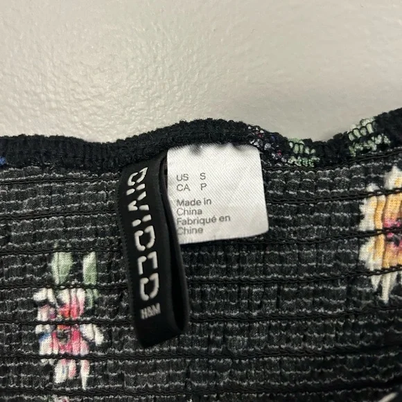 H&M Black Floral Blouse Size Small Crop - Picture 2 of 3